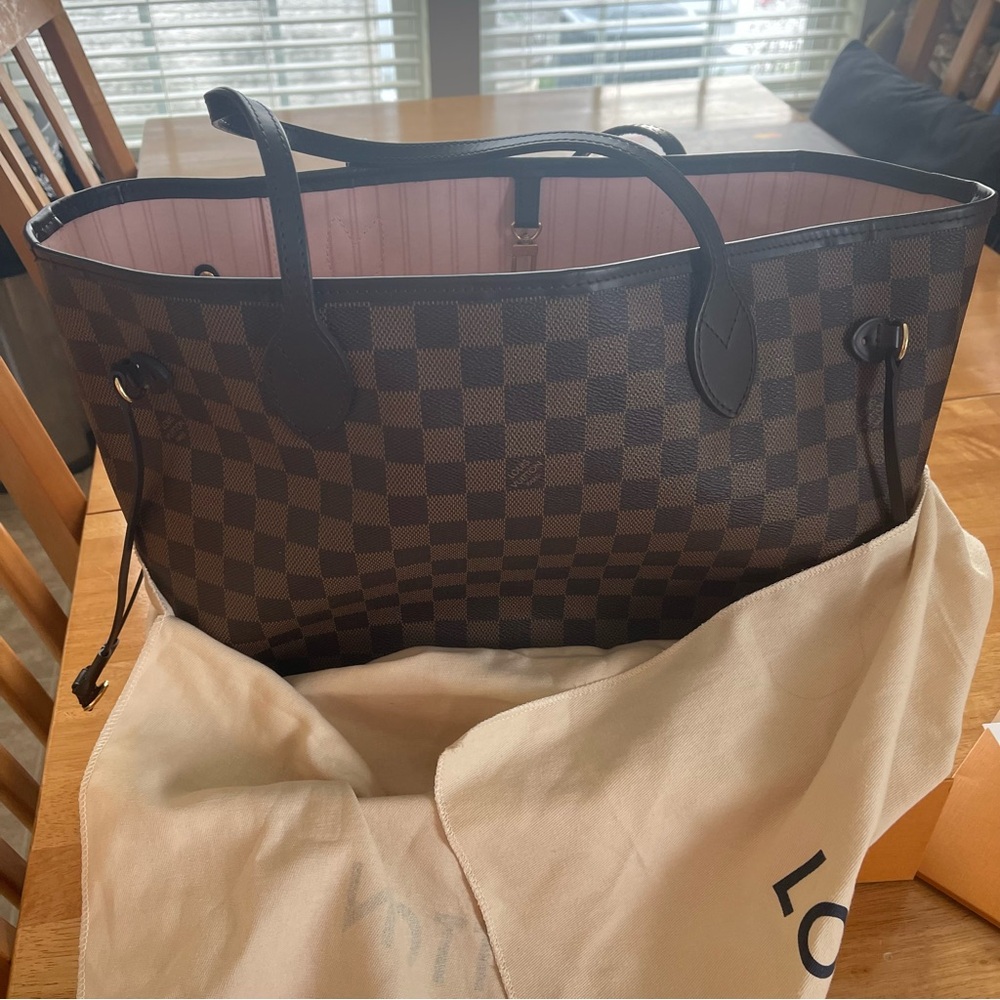 Louis Vuitton Bag with Soft Pink Lining